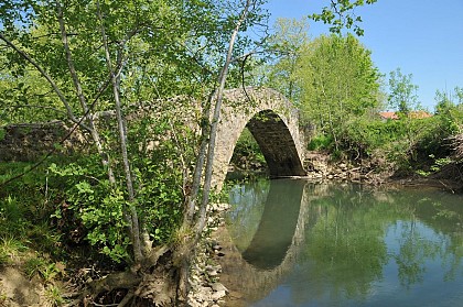 Le pont de la Vierge d'Ibarron (0,35 km)