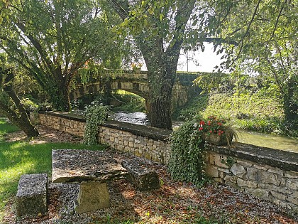 Pont au bord de la Lère