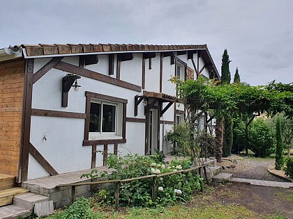 Pour 12 personnes Maison landaise spacieuse de 265m2 avec piscine extérieure