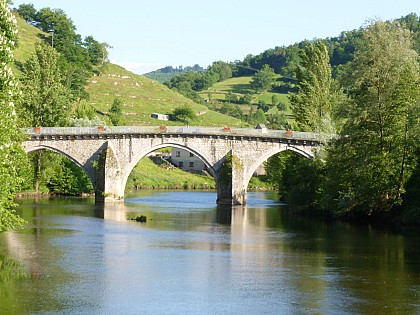 Le Pont d'Olt ou Pont Notre Dame