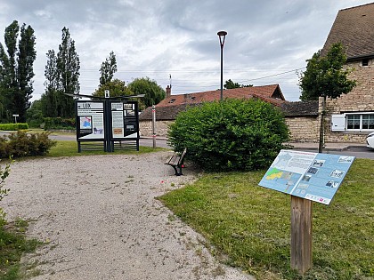 Ligne de démarcation - ancien poste de contrôle allemand - Pupitre