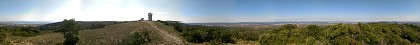 Un panorama somptueux sur l'étang de l'Arnel