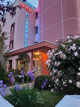 Hotel Cinépole***