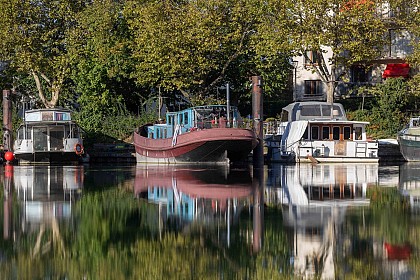 Devant le port de Joinville-le-Pont (cirkwi)