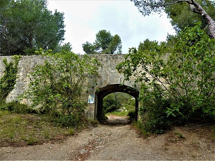 Bridge-canal of the Baux valley
