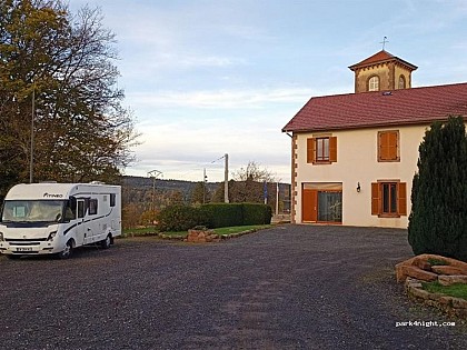 AIRE DE STATIONNEMENT CAMPING CAR