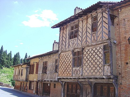 MAISON A PANS DE BOIS XIV-XVEME SIECLE CLASSEE MONUMENT HISTORIQUE
