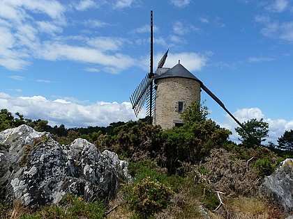 Butte des cinq moulins
