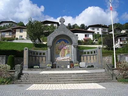 WAR MEMORIAL