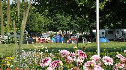 Aire de services pour camping-cars au camping du Val de Flux
