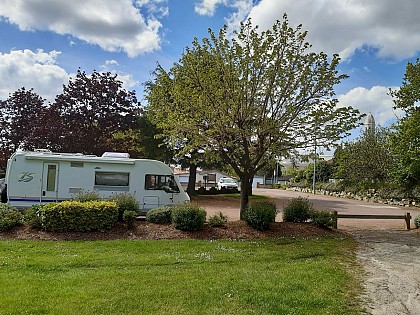 AIRE CAMPING-CAR LA BOISSIERE DU DORE