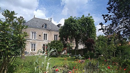 CHAMBRE D'HOTES LA DEMEURE BOUSSIRONNE