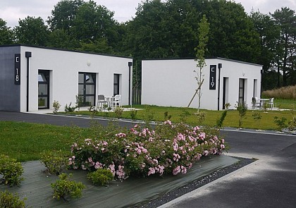 VILLAGE BY LOGIS DE LA MAILLARDAIS - AUBERGE DE LA FORÊT