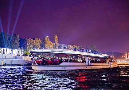 Dinner Cruise in Paris – Bateaux Mouches – 8:30pm