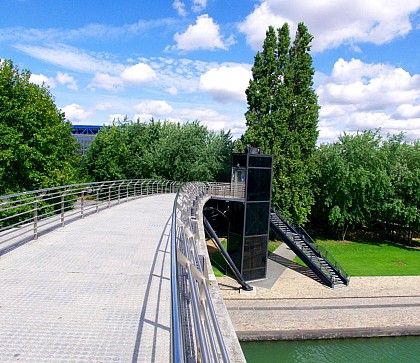 Cycling Tour of the Parisian Canals and Parc de la Villette