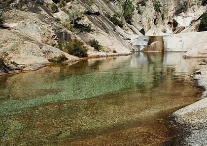 Aquatic Hike on the Vecchio stream – Leaving from Vivario, 1 hour 10 min from Ajaccio