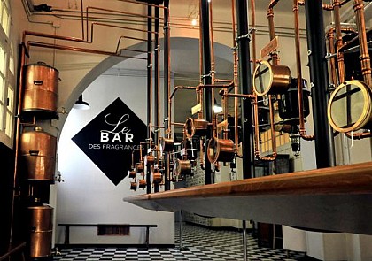 Initiation à la création de parfum au Bar des Fragrances - Parfumerie Molinard à Grasse