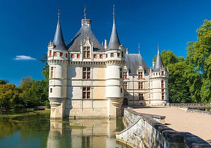 Découverte des châteaux d'Azay-le-Rideau, de Chenonceau, d'Amboise, du Clos Lucé et des jardins de ViIlandry en minibus - Au départ de Tours