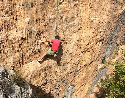 Escalade sportive aux Gorges du Loup - Au départ de Gourdon (à 40mn de Grasse)