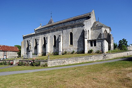 ÉGLISE FORTIFIÉE D'AOUSTE