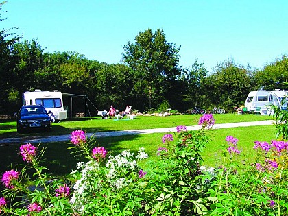 AIRE DU CAMPING RURAL "LE RELAIS DES GARENNES "