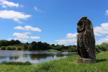 Sculptures en bois de l’étang des Planches