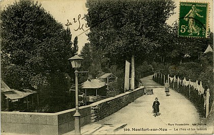 La place des Douves