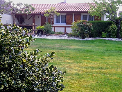 Maison avec grand jardin et terrasse