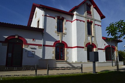Médiathèque municipale de Salles