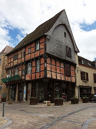 The Timbered House Place Laisnel de La Salle