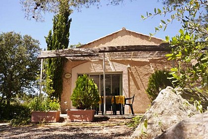 Chêne vert *** Gîte avec piscine sur les hauteurs de Nîmes