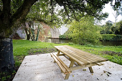 Aire de pique-nique au bord du Thouet
