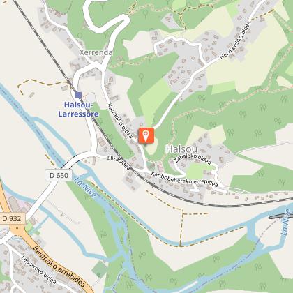 Aire de Pique-nique et balançoire