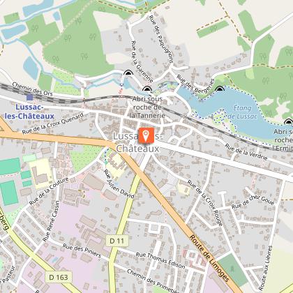 Aire de pique nique - Place de Lussac-les-Châteaux