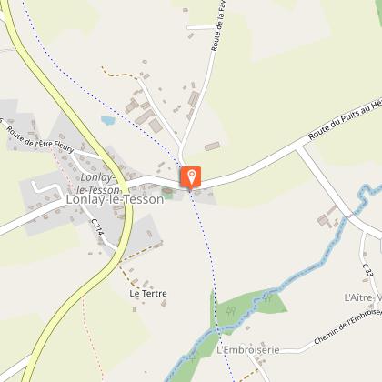 Table de pique-nique à Lonlay-le-Tesson