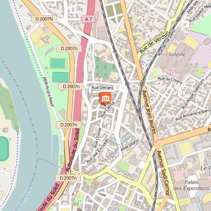 L'église et le vieux Bourg les Valence