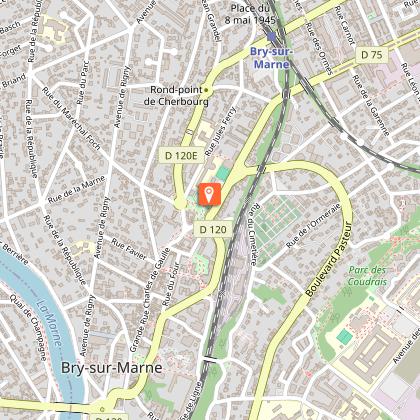 At the Square de Lattre de Tassigny (end cirkwi)