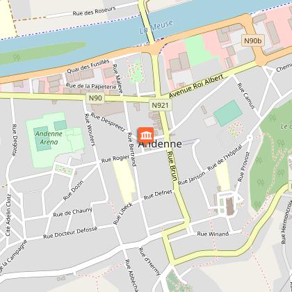 Hotel de ville et plaque commémortative 14-18