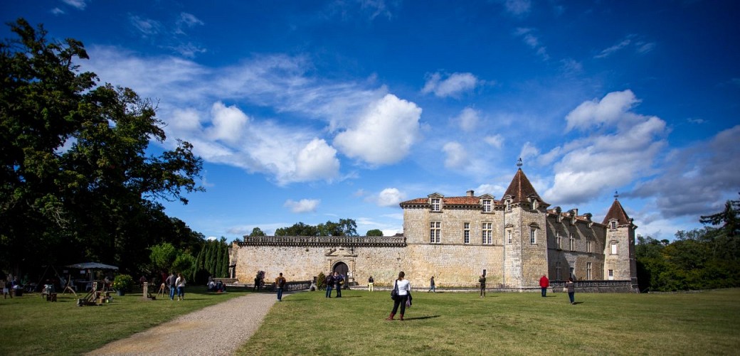 Iconiques à vélo : le château de Cazeneuve