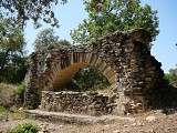 Les vestiges de l'aqueduc romain Vers pont du Gard