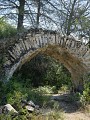 Les vestiges de l'aqueduc romain Vers pont du Gard