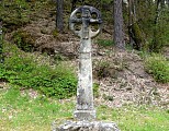 Croix percée