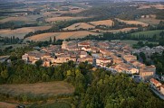 Vue aérienne de Castelnau de Montmiral