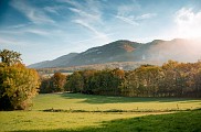 Vue sur le Salève depuis le sentier des Graniteurs - Charly