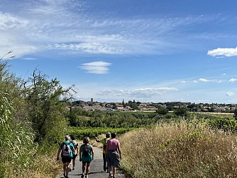 RANDONNÉE ENTRE LES VIGNES ET LES GARRIGUES