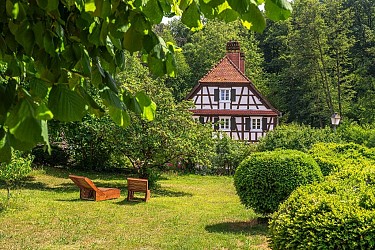 Walk around the Moulin des Sept Fontaines farmhouse inn