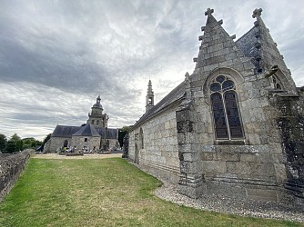 Les 2 menhirs du Vieux- Bourg