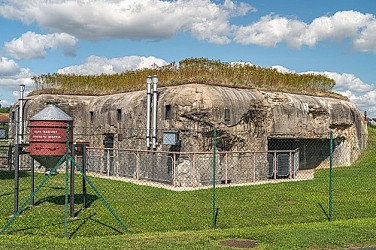 Hiking tour around the remembrance sites in Outre-Forêt