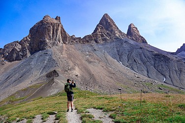 Aiguilles d'Arves Tour - Under the Tête de Chat 3-day hike