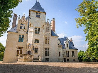 A l'ombre des chênes centenaires